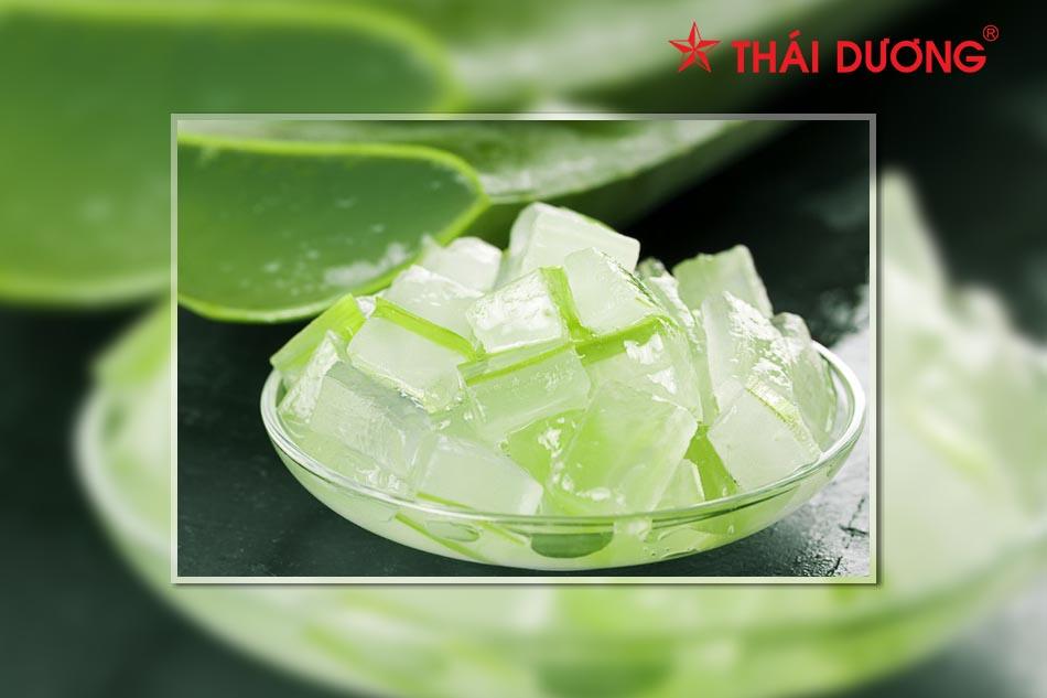 Sử dụng trực tiếp nha đam tươi