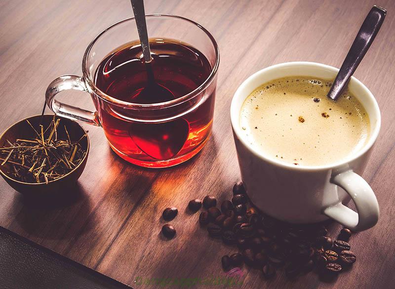 Trà và cafe là những thức uống có thể khiến môi bị thâm, xỉn màu.